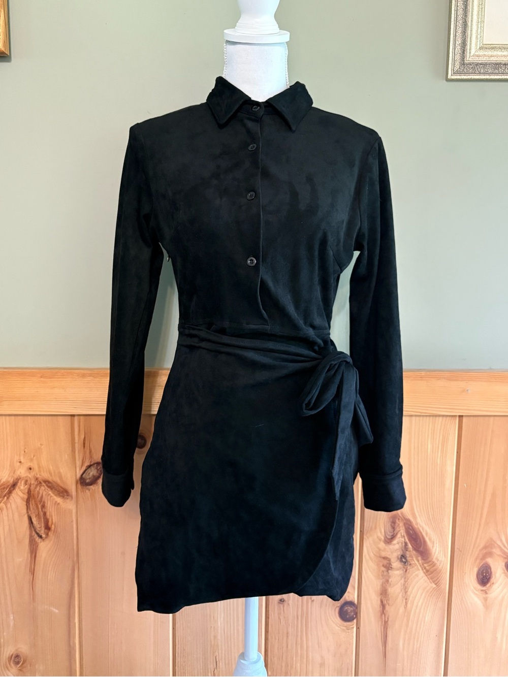 Magnolia boutique Faux suede button-up mini dress w/ an adjust wrap-tie waist S